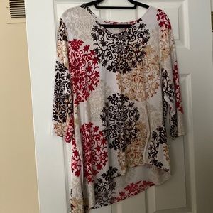 Chicos, V-neck tunic, three-quarter length sleeve, size 2